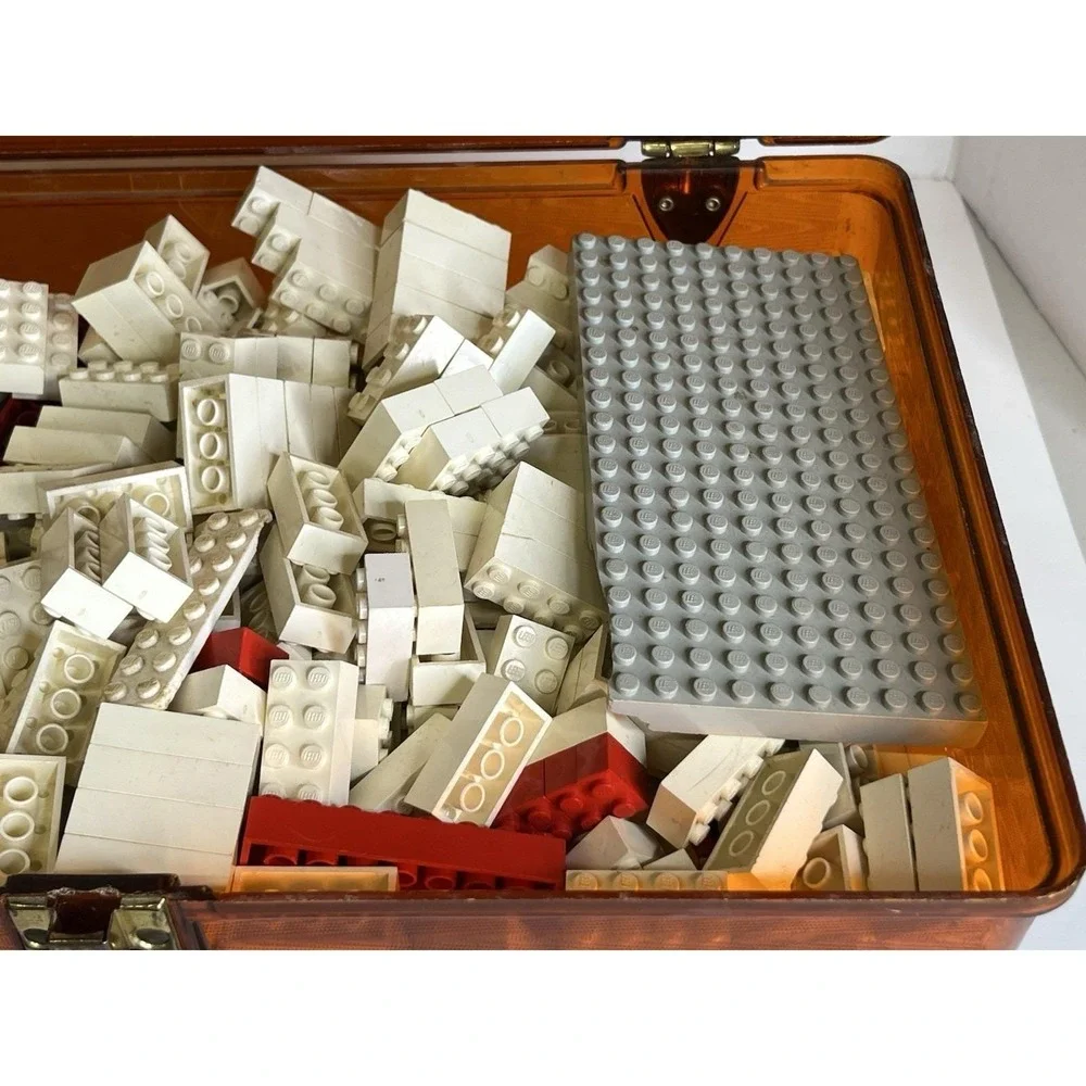 LEGO White Bricks Mixed Bricks‎ Some Red  11Lbs